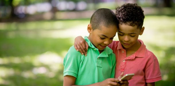 Tik Tok e bambini: tutti i rischi associati