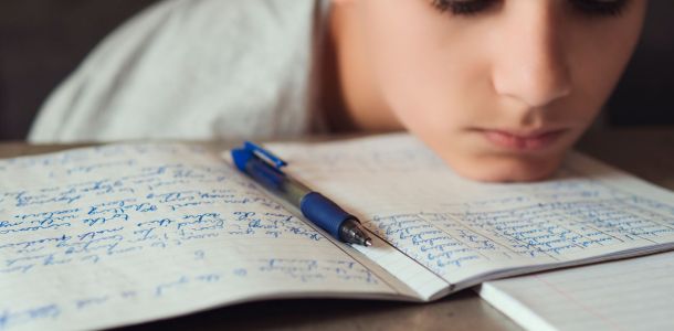 Figlio bocciato: tutte le cause e le soluzioni