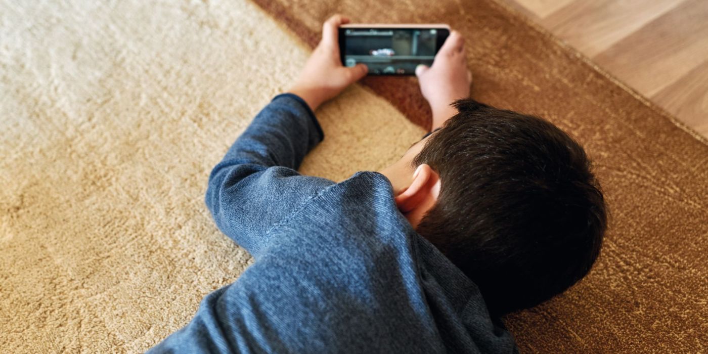 Bambini e mobile gaming: quando è troppo?